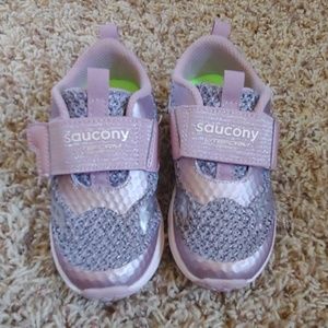 Saving Liteform series toddler girl shoes